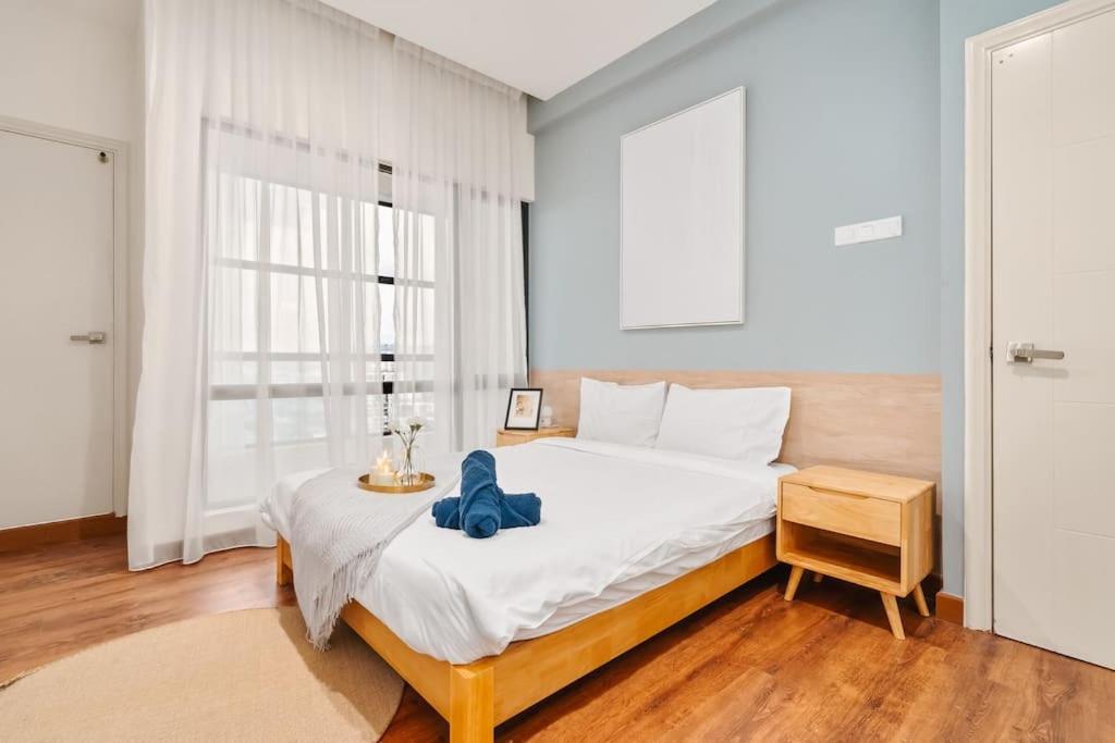 Arte Mont Kiara Netflix Muji-muji 3rooms 6pax Kuala Lumpur