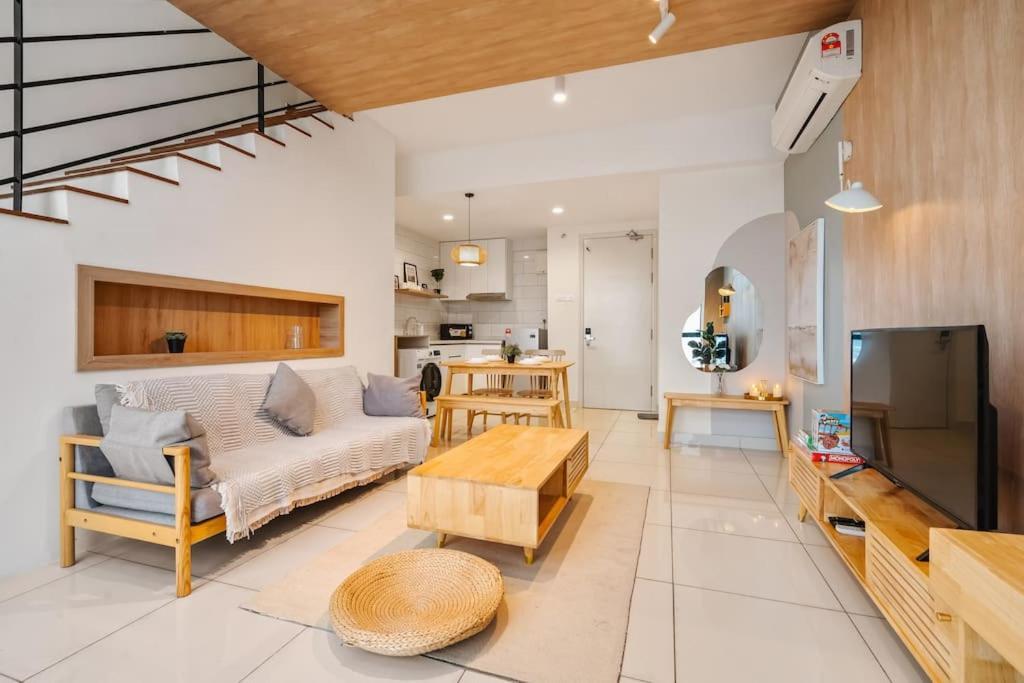 Arte Mont Kiara Netflix Muji-muji 3rooms 6pax Kuala Lumpur
