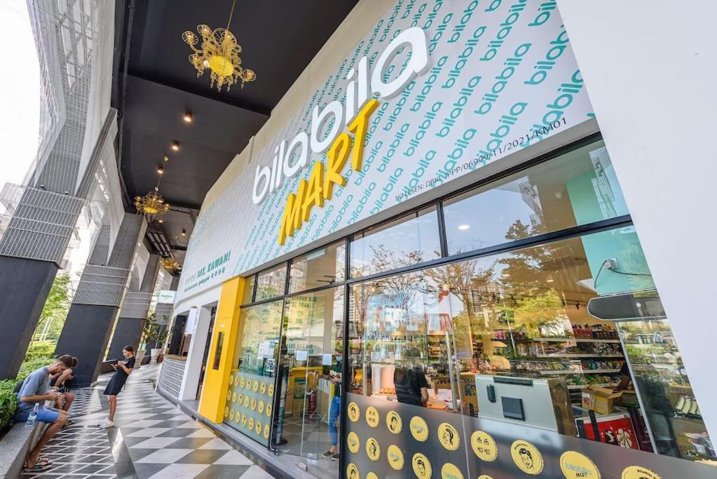 Pangsapuri Arte Mont Kiara Netflix Muji-muji 3rooms 6pax Kuala Lumpur