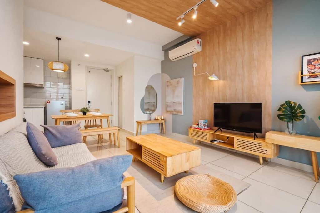 Arte Mont Kiara Netflix Muji-muji 3rooms 6pax Pangsapuri