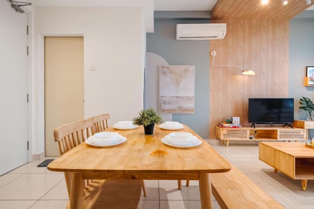 Apartment Arte Mont Kiara Netflix Muji-muji 3rooms 6pax
